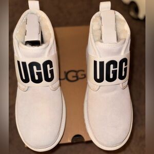 UGG Neumel II Graphic - White - Women’s size 9